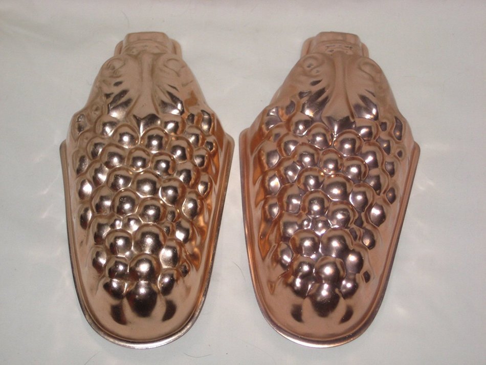 Set of 2 - Vintage Grapes Coppertone 5 2/8 x 10 1/2" Cake Pan Jell-O Mold N2