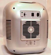 Uber Appliance UB-XL1 Uber Chill 12 can 9 Liter retro personal mini fridge for bedroom, office or dorm N5