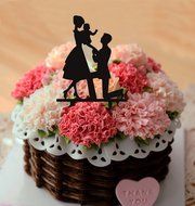 Ecape Acrylic Family Cake Toppers Wedding Cake Toppers Groom Kiss and Hug Bride with Little Girl Black Pack of 1 N7