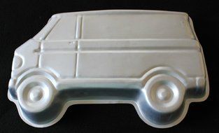 Wilton Van / School Bus / Ambulance / RV Cake Pan (502-7652, 1978)