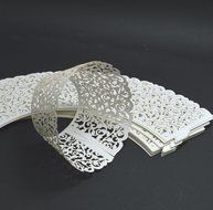 Bonayuanda Pack of 50 Filigree Vine Cupcake Wrappers Wraps Liner Wedding Party Cake Decoartion Gold+White N4