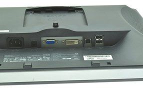 Dell 1901FP - Flat Panel Display - TFT - 19&quot; - 1280 x 1024 - 0.29 mm - DVI, VGA (HD-15) -... N4