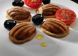 Lekue 9 Cavities Madeleines Multi Cavity Baking Mold, Red N4