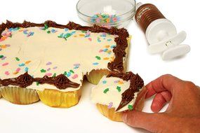 Norpro 3998 Nonstick 12-Cavity Linking Brownie Muffin Cupcake Cake Pan, Squares N4