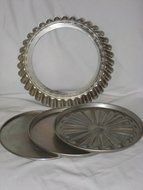 Vintage 4 Piece Wear-Ever 9 3/4 x 2 Inch Changeable Insert Aluminum Tart Caking Baking Pan USA N3