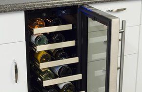 Marvel 30WCM-BS-G-R 15-Inch Wide Under Counter Wine Cellar Black Cabinet Glass and Stainless Steel Door N4