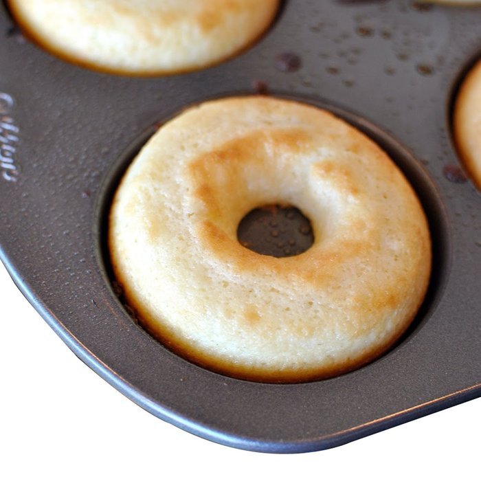 Baking Bundle - Non Stick Donut Pan - 6 Cavity Donut Maker for Healthy Homemade Baked Donuts and Bagels - [2 Pack... N4