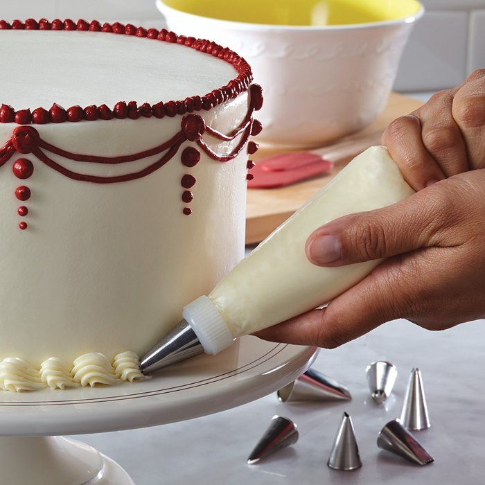 Cake Boss Decorating Tools 12-Piece Basic Decorating Tip Set N6