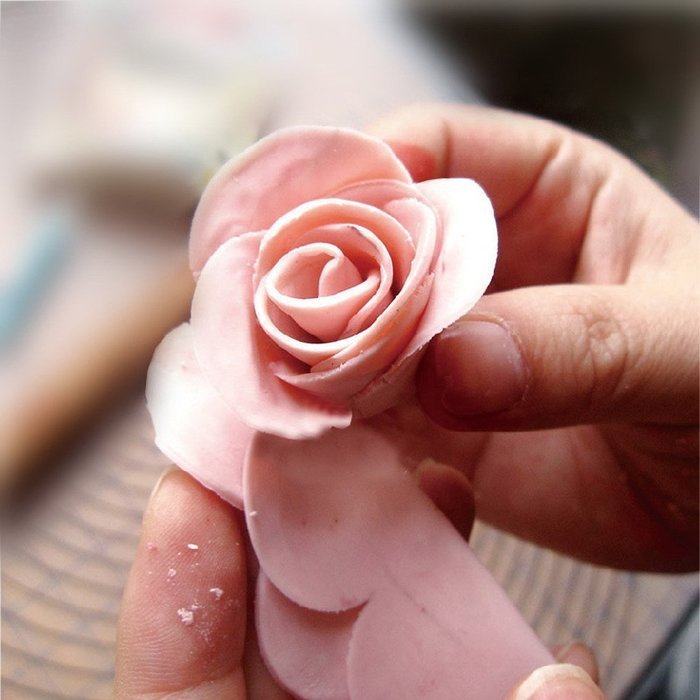 Whitelotous 3 PCs Fondant Cake Decorating Gumpaste Rose Flower Mold Cake Tool The Easiest Rose Ever Cutter N6