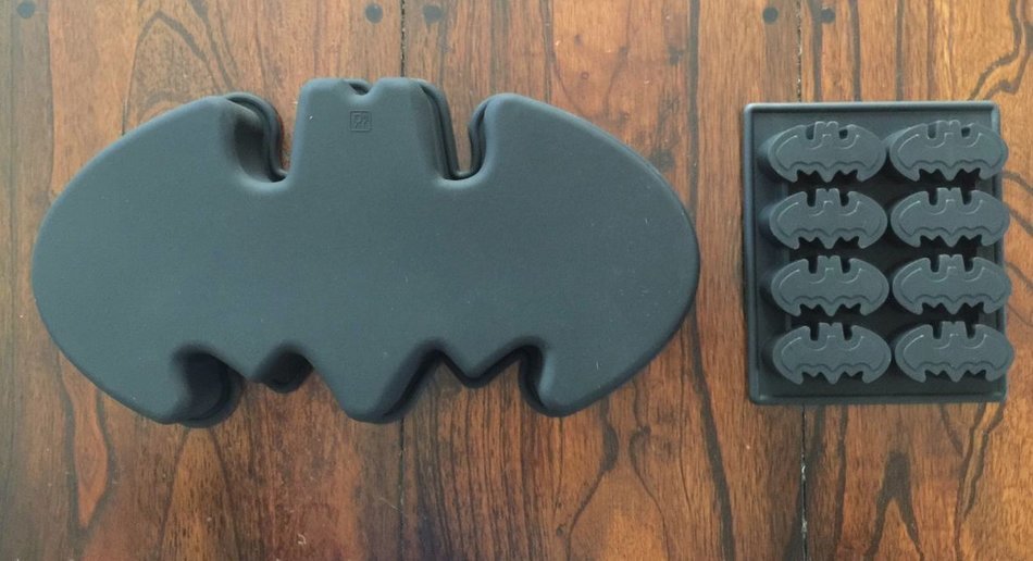Batman Logo Silicone Birthday Cake Pan Chocolate Candy Mold Ice Tray set of 2 molds N2