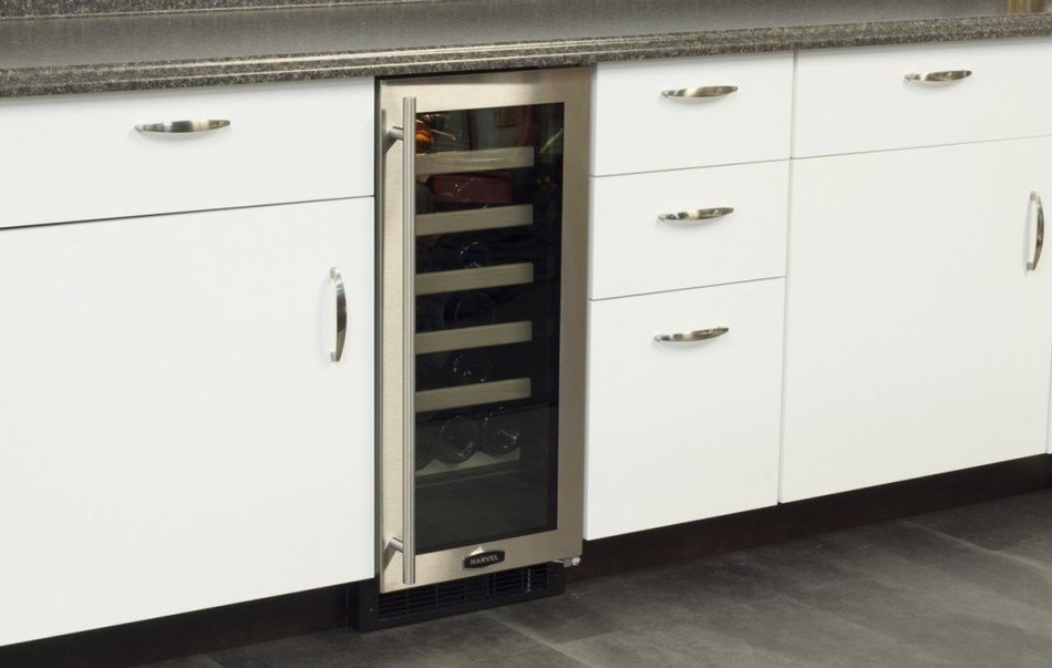 Marvel 30WCM-BS-G-R 15-Inch Wide Under Counter Wine Cellar Black Cabinet Glass and Stainless Steel Door N2