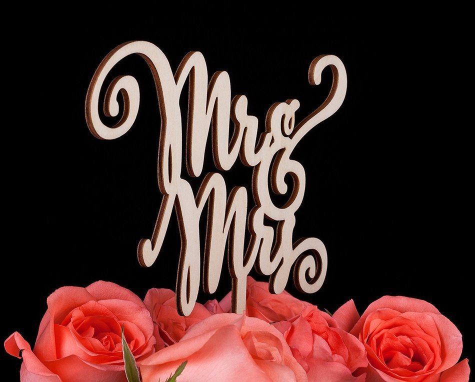 LOVENJOY Gift Box Pack Mr and Mrs Monogram Rustic Wood Wedding Engagement Cake Toppers Decoration (5.9-inch) N2