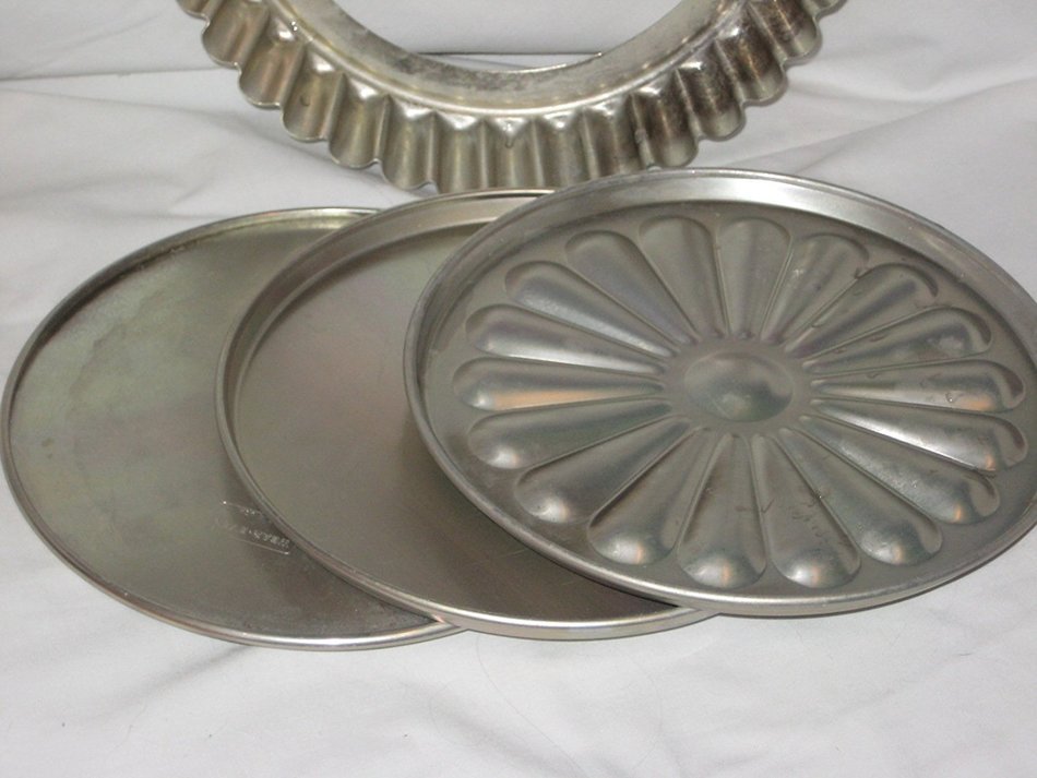 Vintage 4 Piece Wear-Ever 9 3/4 x 2 Inch Changeable Insert Aluminum Tart Caking Baking Pan USA N2