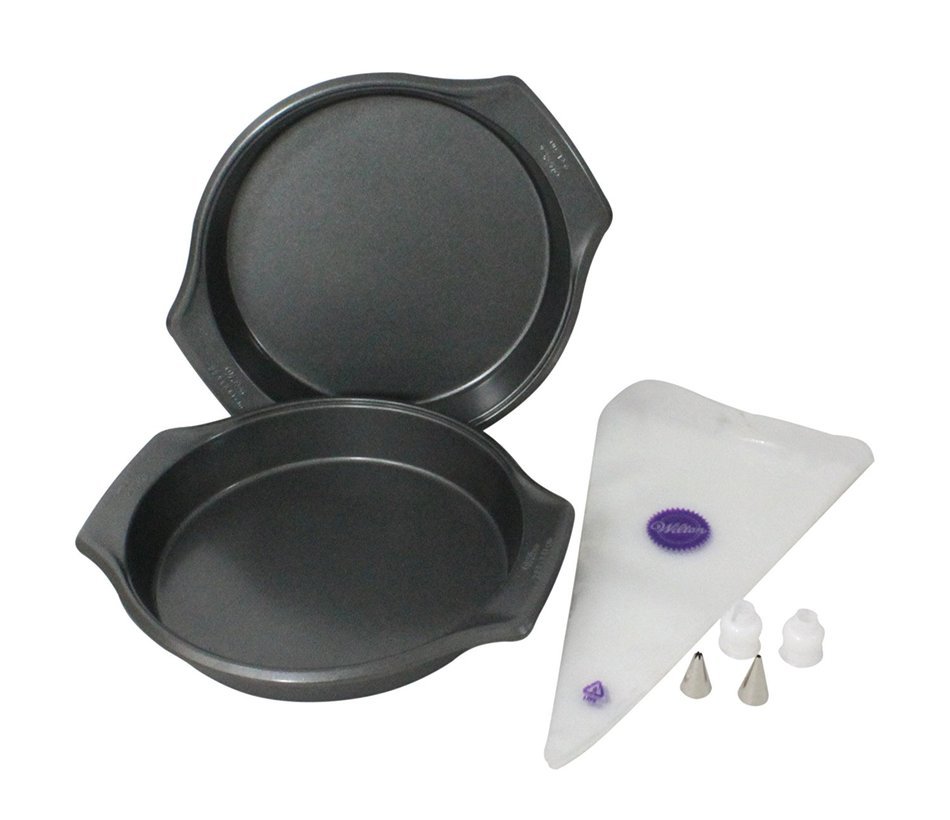 WILTON Bake-It-Better 9-Inch Cake Pans with Decorating Set N2