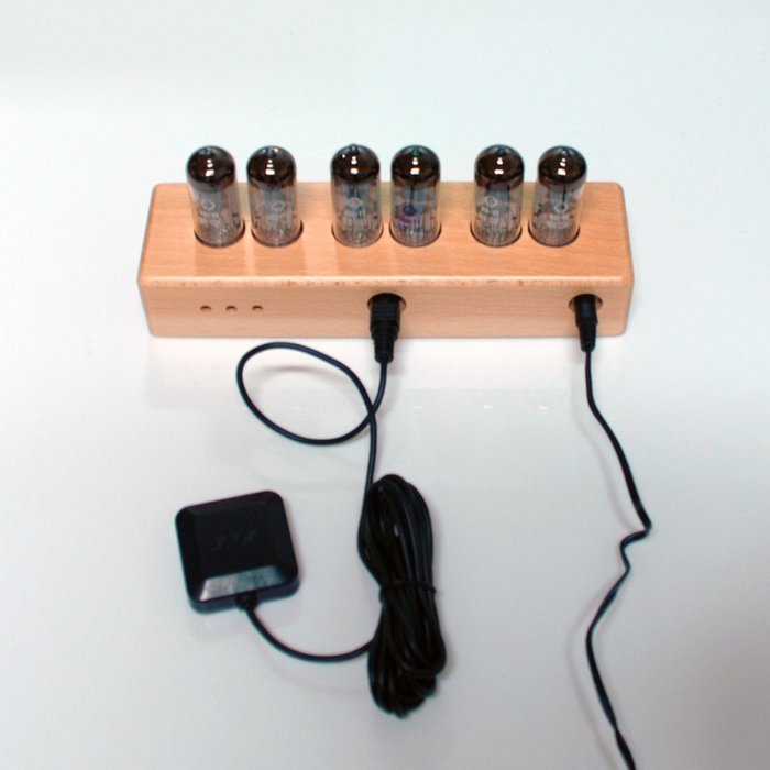 Tube Shelf Clock on Wood Body N3