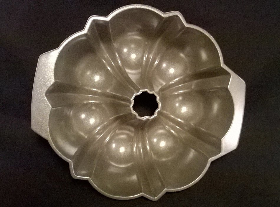 Nordicware 9 Cup Bundt Pan