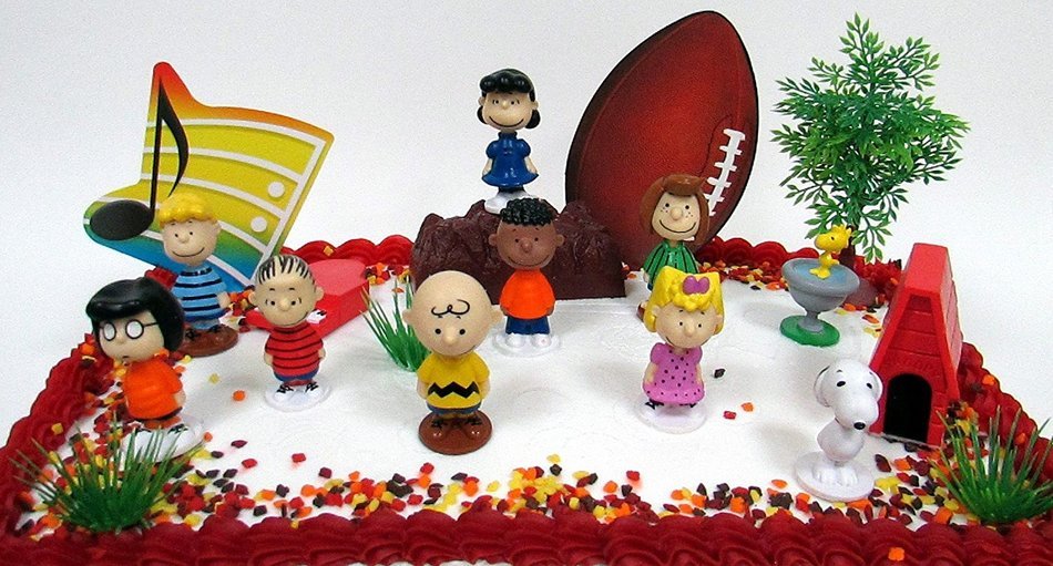 Charlie Brown PEANUTS 18 Piece Birthday CAKE Topper Set Featuring Charlie Brown, Lucy, Snoopy, Linus, Peppermint... N3
