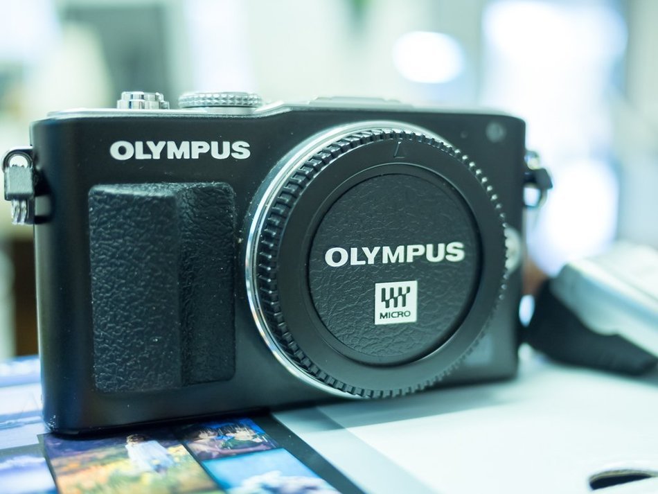 Olympus PEN E-PL3 12.3 MP Interchangeable Lens Camera Body Only (Black) N4