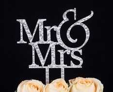 LOVENJOY with Gift Box Mr and Mrs Monogram Wedding Engagement Cake Topper (5.5-inch, Silver Glitter) N4