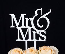 LOVENJOY with Gift Box Mr and Mrs Monogram Wedding Engagement Cake Topper (5.5-inch, Silver Glitter) N7
