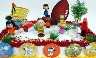 Charlie Brown PEANUTS 18 Piece Birthday CAKE Topper Set Featuring Charlie Brown, Lucy, Snoopy, Linus, Peppermint... N5