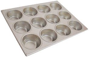 Magna Industries 15350 22-Gauge Aluminized Steel Pecan Roll Muffin Pan, 3-11/16" Diameter, 3 x 4 Cups Layout (...