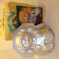 Wilton 3D Stand-Up Cabbage Patch Kids Doll Cake Pan Set (2105-1988, 1984)