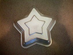 Mirro Star Cake Pan -- Similar to Wilton