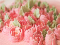Russian Piping Tips 29pcs Set - incl 14 piping nozzle tips, 12 silicone cupcake liner, Coupler, 2 Reusable pastry... N3