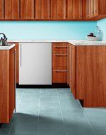 Summit BI605RSSVH: Built-in refrigerator-freezer with manual defrost, white cabinet, and stainless steel door N3