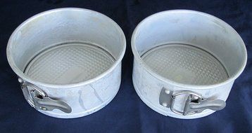 (2) Pair of WILTON Springform Cake Cheesecake Baking Pan - 6&quot; x 3&quot;