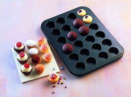 Kaiser Bakeware Muffin World 24-Section Non-Stick Mini Muffin Pan