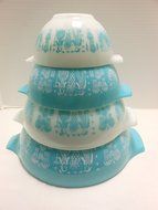 VINTAGE PYREX "AMISH BUTTERPRINT" MIXING BOWL SET