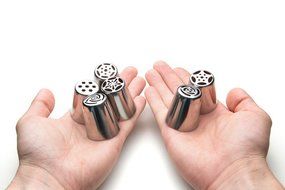 12PCS/Set Cake Decorating Tips Nozzles with Storage Box - Pastry Frosting Icing Russian Piping Tips - Sugarkraft... N6
