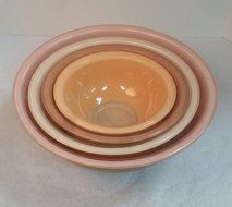Vintage Pyrex Nesting Mixing Bowls, Set of 4, Mauve/Taupe/Rose #326,325,323,322