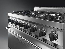 Smeg C30GGXU1 30" Free Standing Gas Range with 5 Gas Burners and 3 Cooking Modes, Stainless Steel N3
