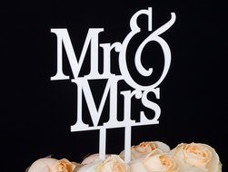 LOVENJOY with Gift Box Mr and Mrs Monogram Wedding Engagement Cake Topper (5.5-inch, Silver Glitter) N22