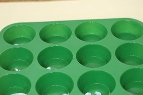 JerBearz Silicone Cupcake / Muffin Pan, 12 Cup, Green N5