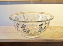 Shinzi Katoh Rg-21278 Alice in Wonderland Mixing Bowl Clear Glass Medium Size