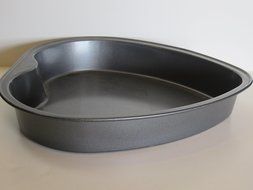 Golden Bakeware 9.5 x 1.75 Heart Cake Pan - Non Stick N2
