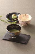 [Matcha Bowl] Mino-yaki Maruyoshi Hangetsu Sakurazukushi Matcha Chawan [Japan Import] N2