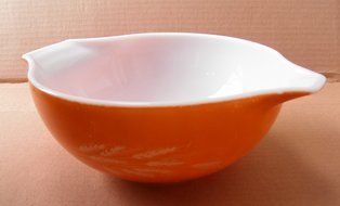 Vintage Pyrex 443 Harvest Wheat Cinderella Mixing Bowl - 2.5 Liters - 8 3/4 inches in diameter x 3 3/4 inches... N2