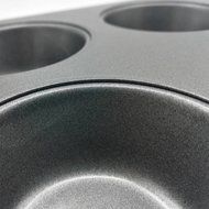 Carbon Steel Nonstick 6-Cup Muffin Pan N3