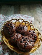Non-Stick Muffin Pan with 12 - 1" Deep Cups from Wilton's Chef's Advantage Collection has Oversized Handles and... N3