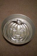Wilton Multi Pan Halloween Pumpkin Cake Pan -- Jack O&#039; Lantern Cake -- w/ Instructions