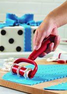 Cake Boss Decorating Tools Plastic Fondant Ribbon Cutter, Red N2