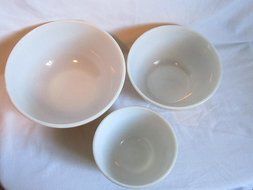 Vintage 1980's Pyrex " Forest Fancies " 3 Piece Set Mixing Batter Nesting Bowl - 750 ML, 1.5 L, 2.5 L N2