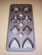 Vintage Wear Ever #2798 Playing Card Suits Spades, Clubs, Diamonds &amp; Hearts Cast Aluminum Muffin Cupcake Baking...