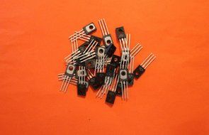 Transistors silicon KT814G analogue 2SA815, BD140, BD170, BD818 USSR 30 pcs