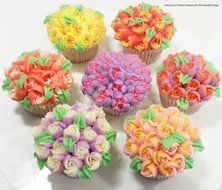Angie Madison 29PCS/SET Cake Decorating Tips - Russian Piping Tips &amp; Bag Set&ndash;23 EXTRA LARGE Stainless Steel Nozzles... N4